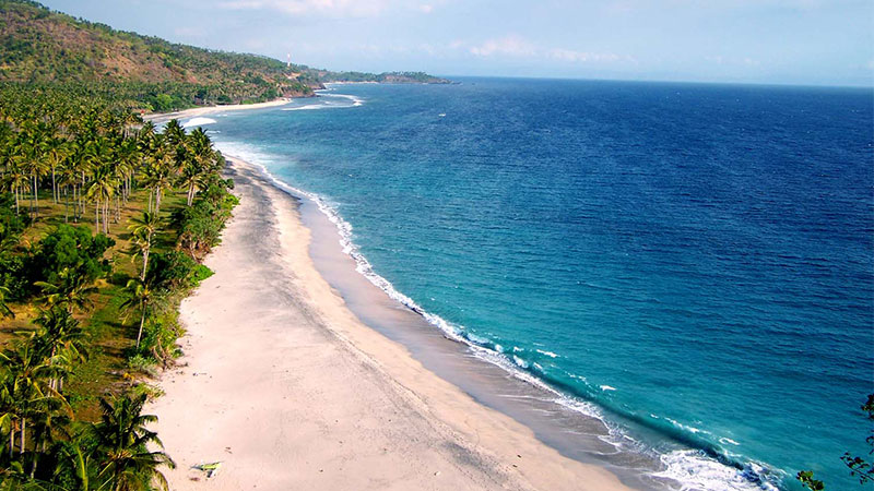 Pantai-Senggigi-tempat-wisata-di-lombok